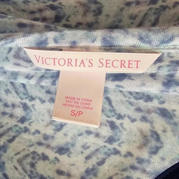 Victoria's Secret Size S pastel long sleep shirt low open back - Picture 3 of 5